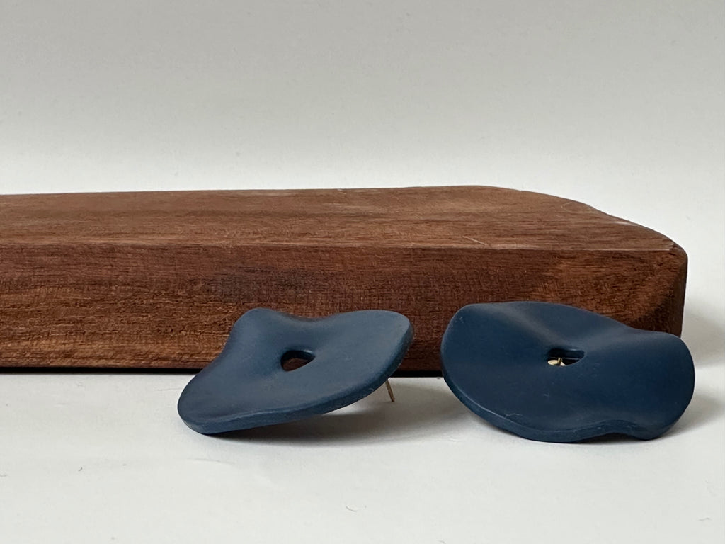 Ripple – Ink | Sculptural Round Studs