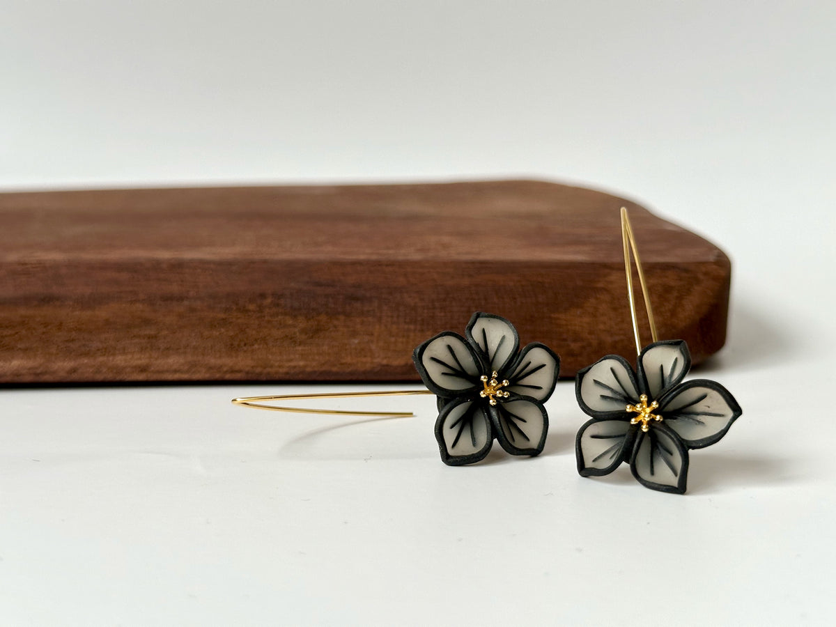 Hana Drops – Onyx | Floral Earrings