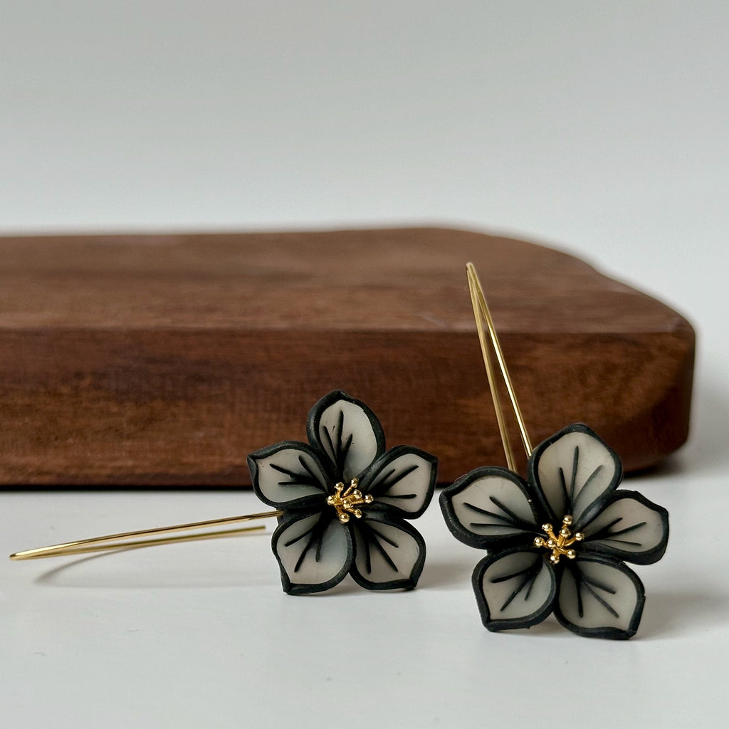 Hana Drops – Onyx | Floral Earrings