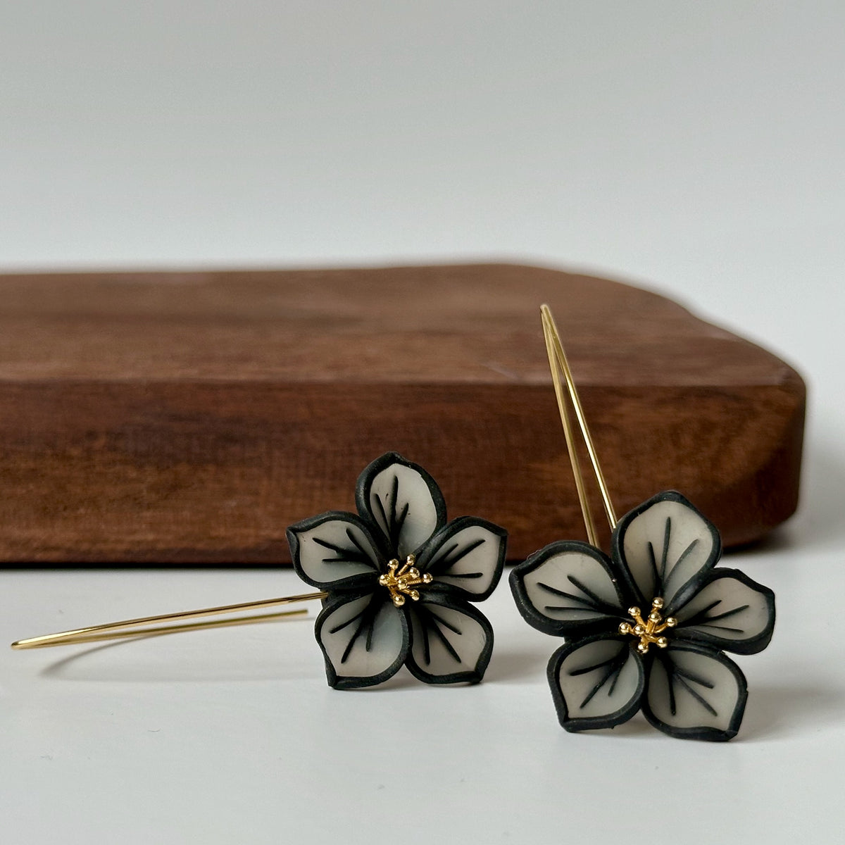 Hana Drops – Onyx | Floral Earrings